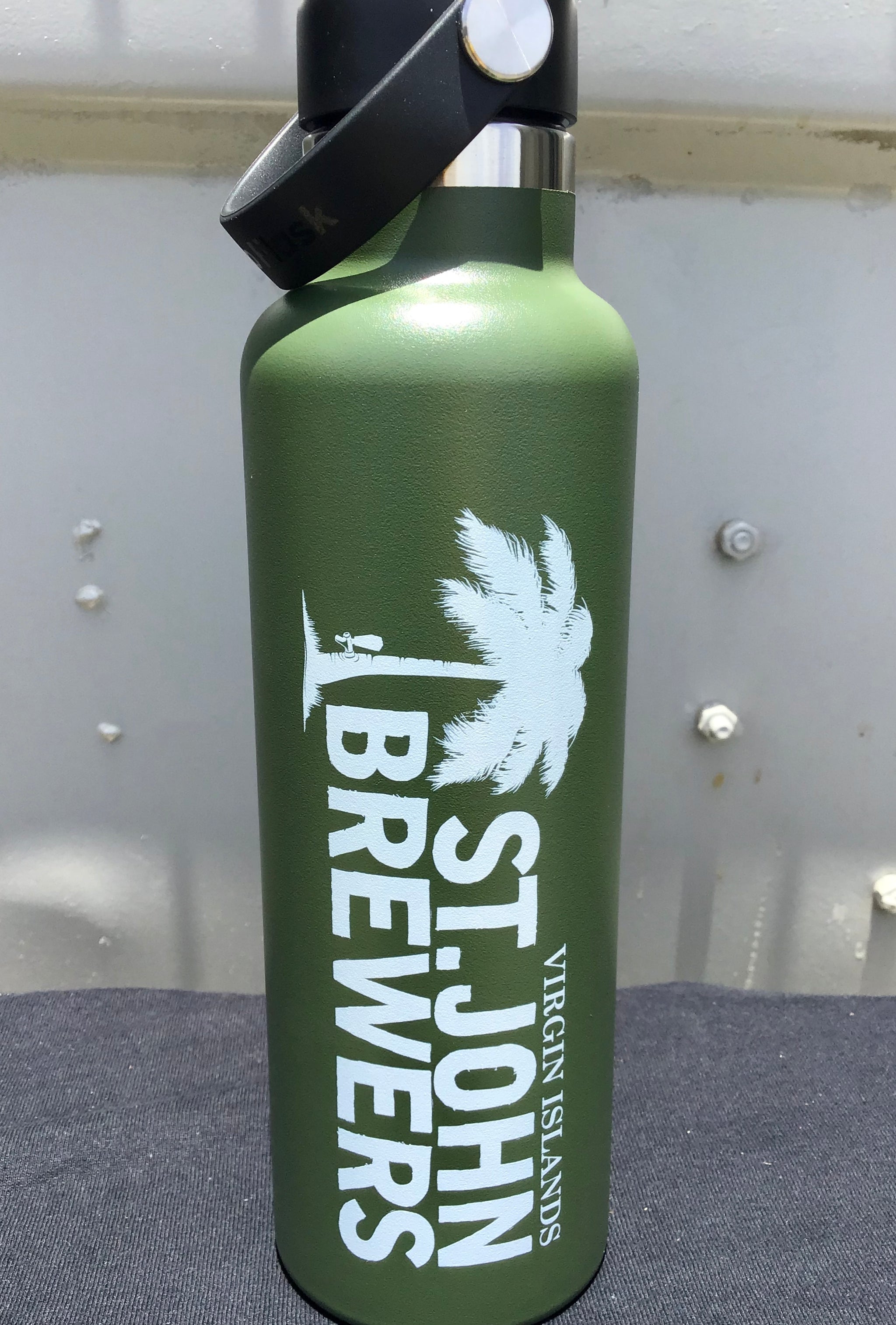 Hydro Flask Insulated Water Bottle 18-Ounce - Alderaan Coffee